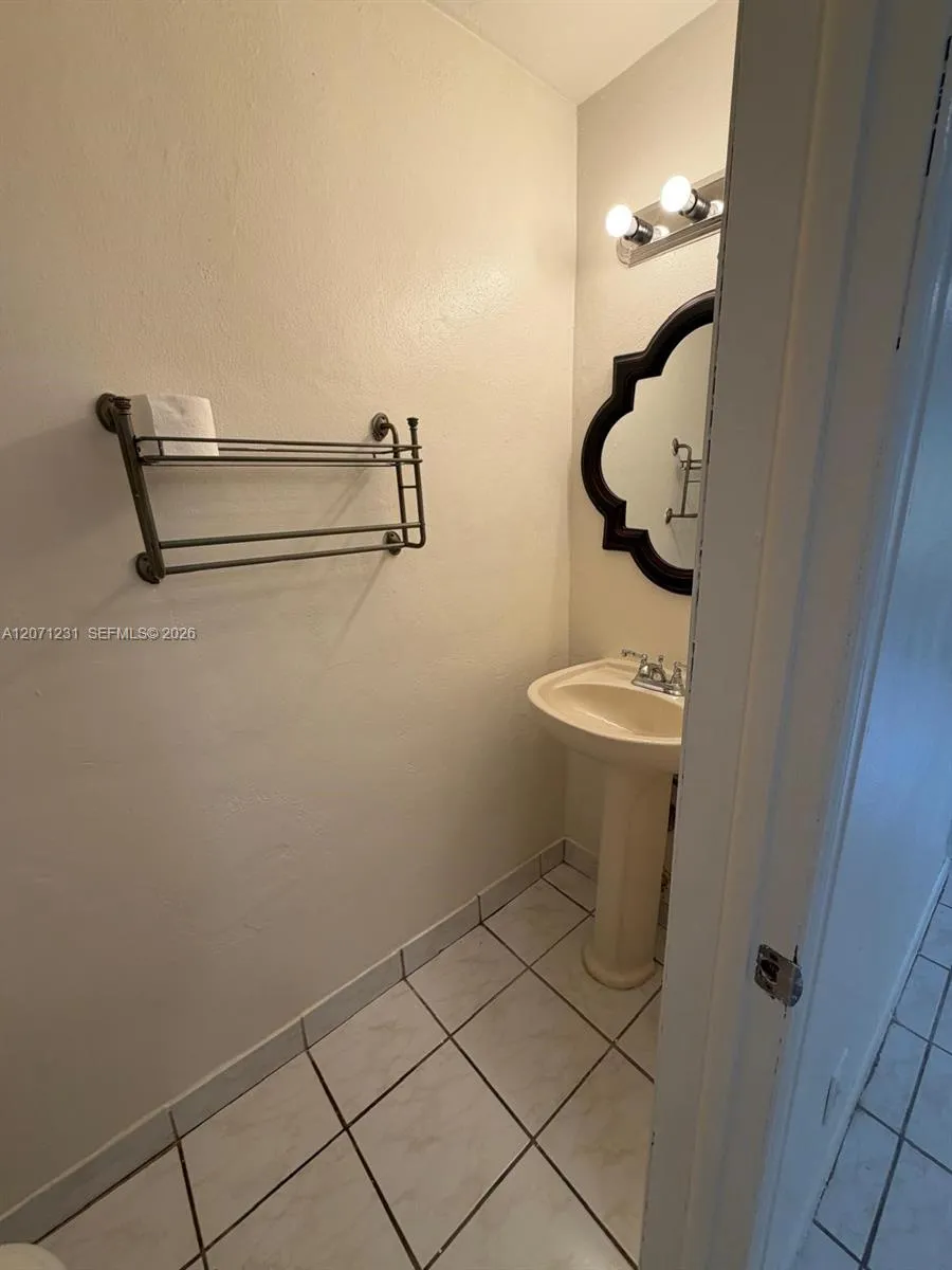 2065 NE 139th St North Miami Beach, FL 33181