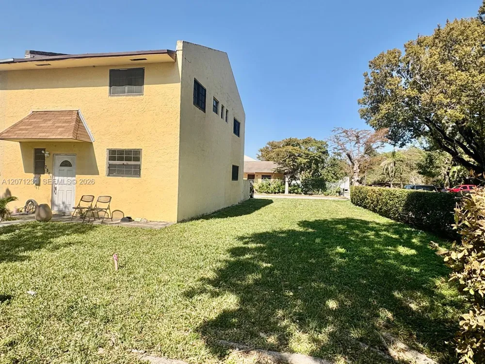 2065 NE 139th St North Miami Beach, FL 33181