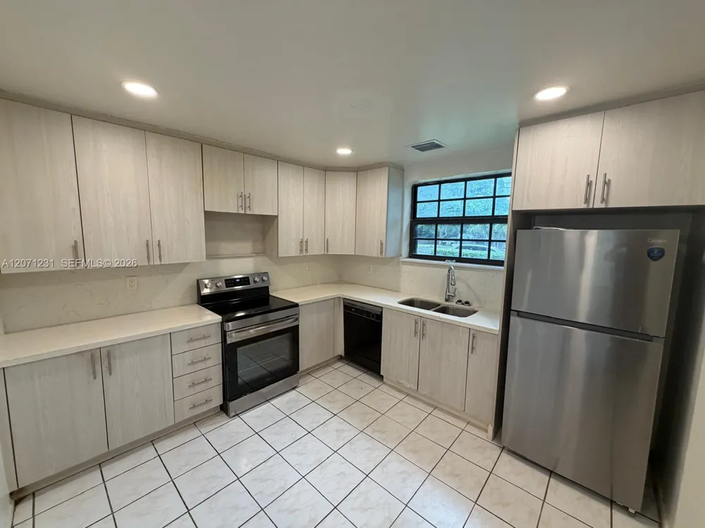 2065 NE 139th St North Miami Beach, FL 33181