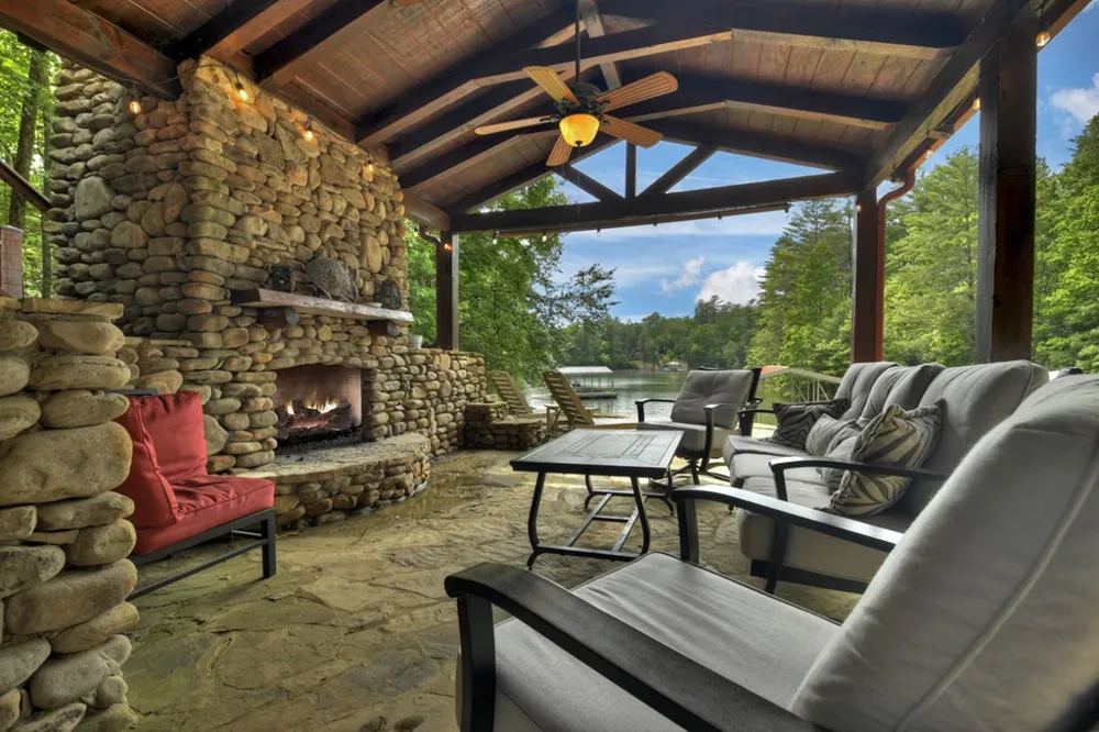 67 Lakeshore Drive Blairsville, GA 30512