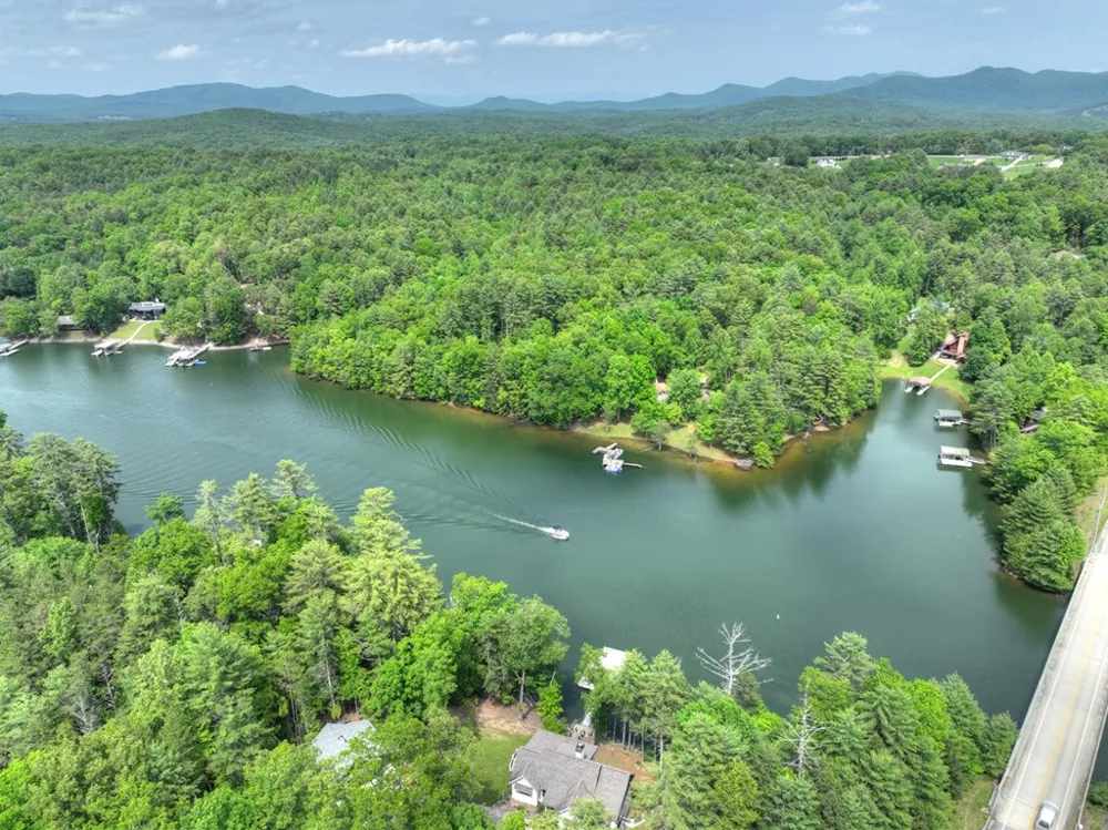 67 Lakeshore Drive Blairsville, GA 30512