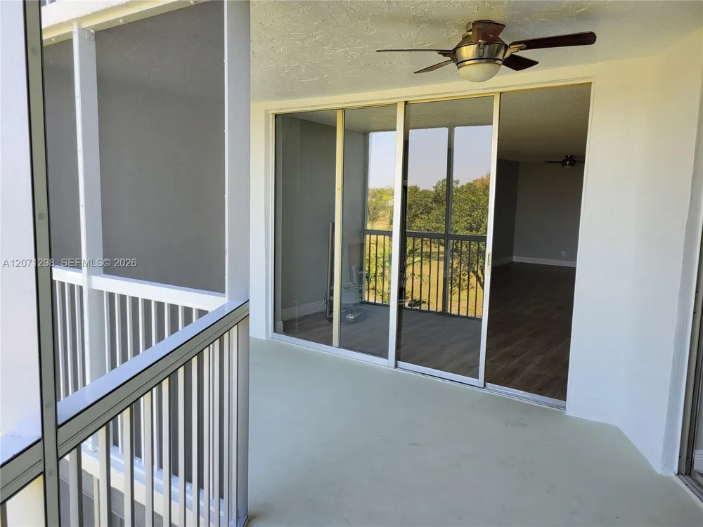 3090 Course Dr #405 Pompano Beach, FL 33069