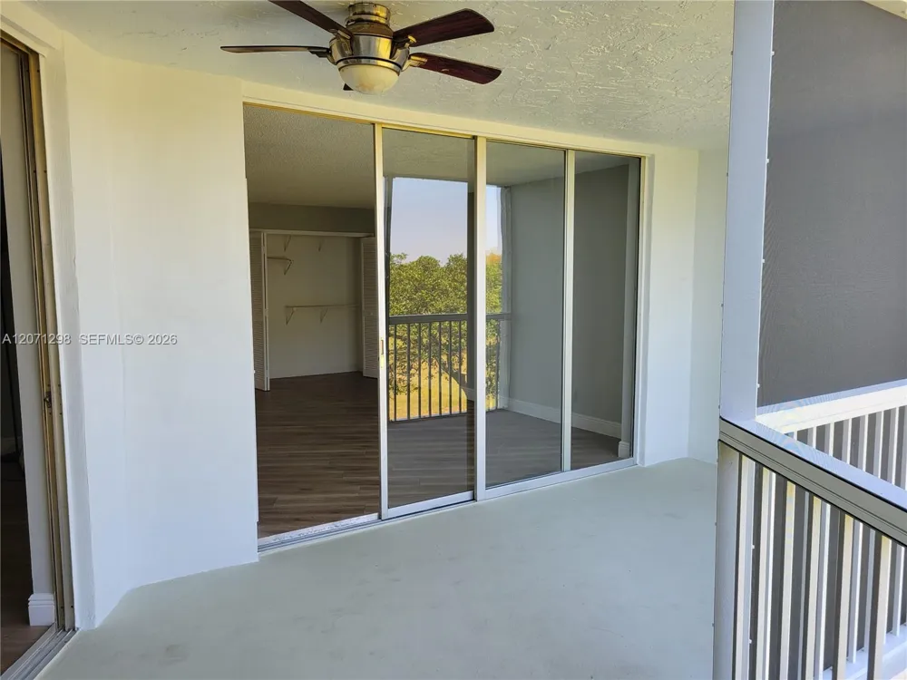 3090 Course Dr #405 Pompano Beach, FL 33069