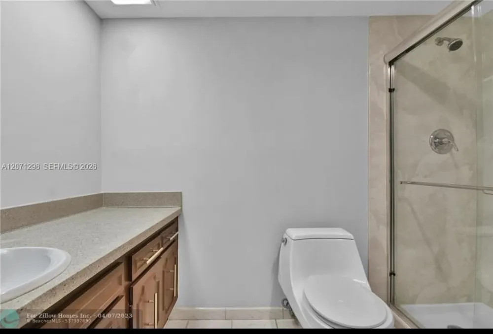 3090 Course Dr #405 Pompano Beach, FL 33069