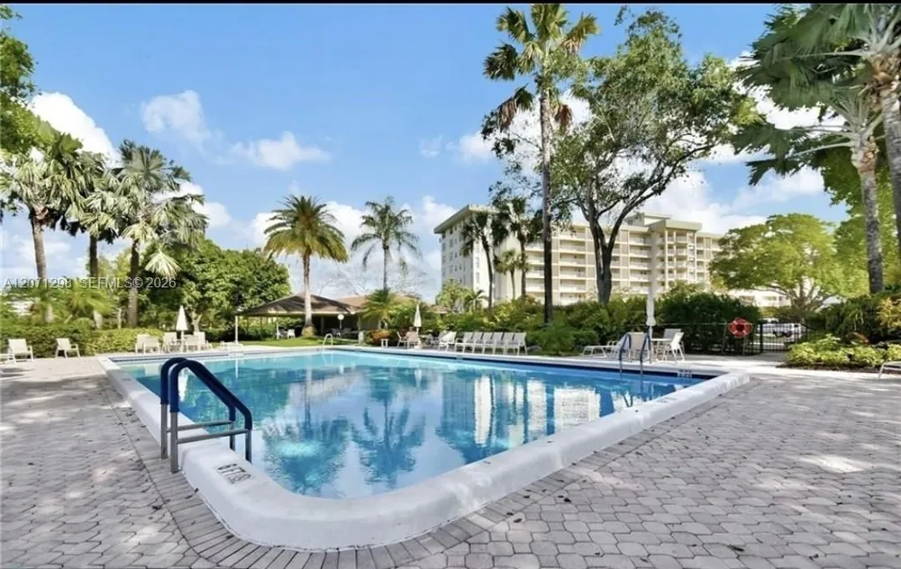 3090 Course Dr #405 Pompano Beach, FL 33069
