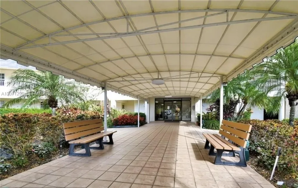 3090 Course Dr #405 Pompano Beach, FL 33069
