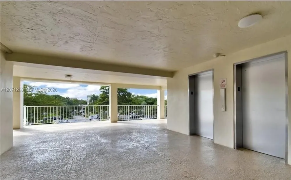 3090 Course Dr #405 Pompano Beach, FL 33069