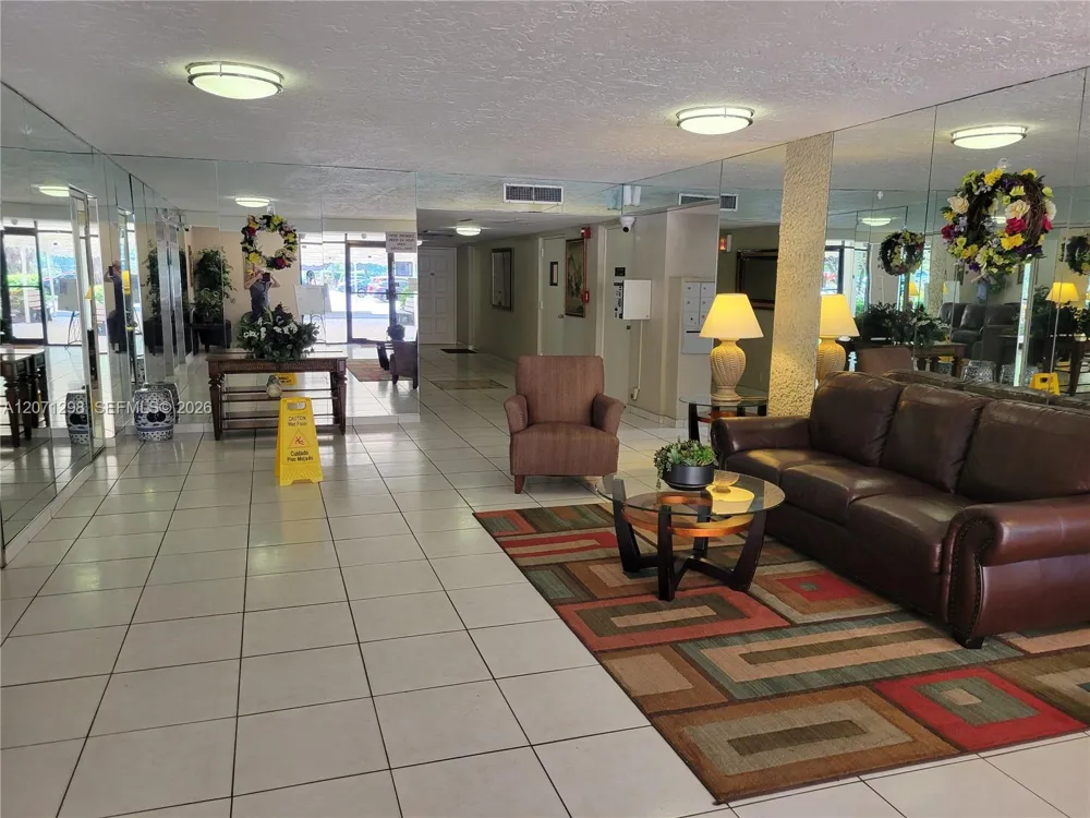 3090 Course Dr #405 Pompano Beach, FL 33069