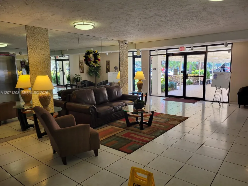 3090 Course Dr #405 Pompano Beach, FL 33069
