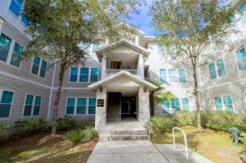 835 SW 9TH STREET #210
