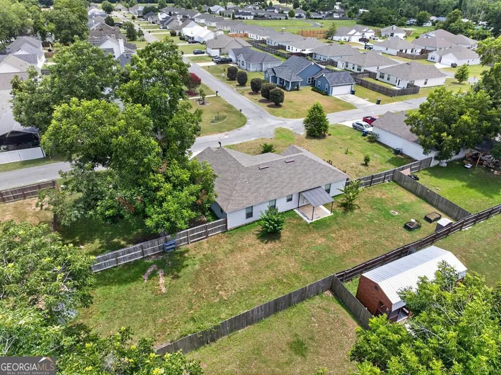 96 Pine ST Ray City, GA 31645