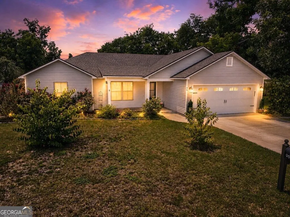 96 Pine ST Ray City, GA 31645