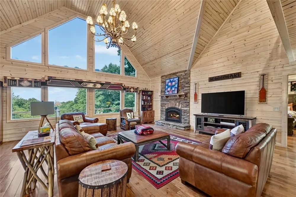 85 Squirrel Chase Morganton, GA 30560