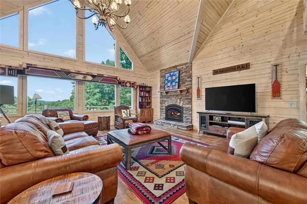 85 Squirrel Chase Morganton, GA 30560