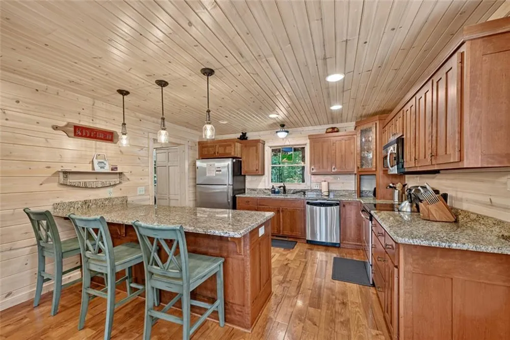 85 Squirrel Chase Morganton, GA 30560