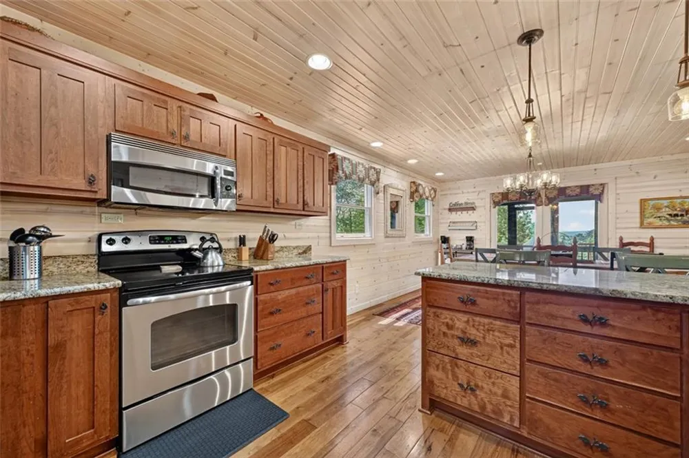 85 Squirrel Chase Morganton, GA 30560