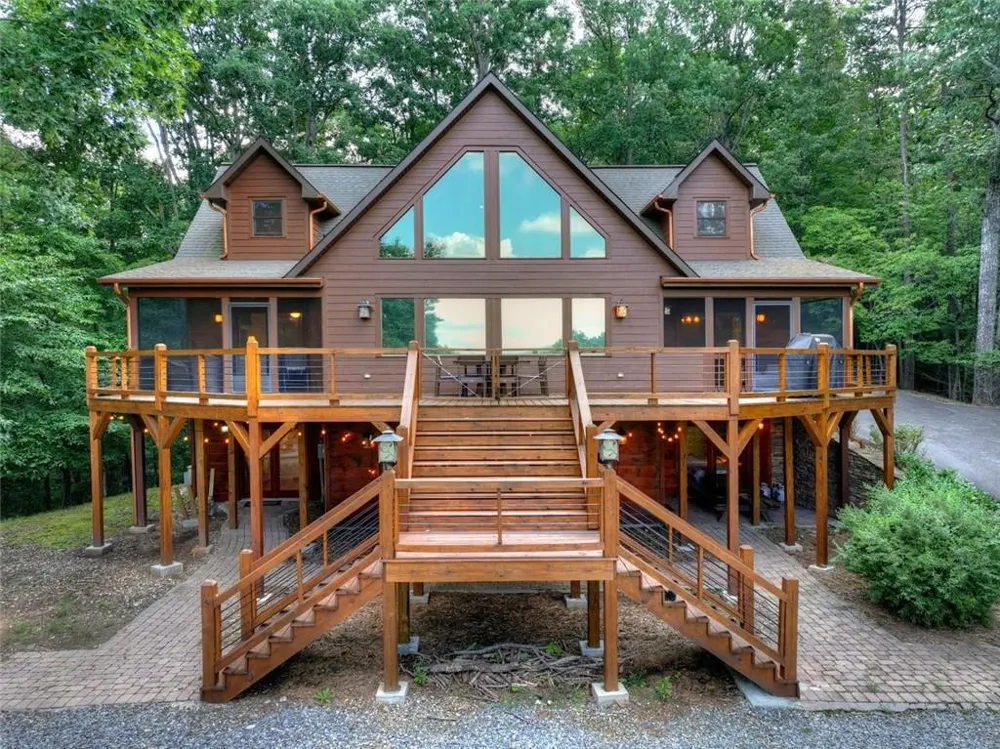 85 Squirrel Chase Morganton, GA 30560