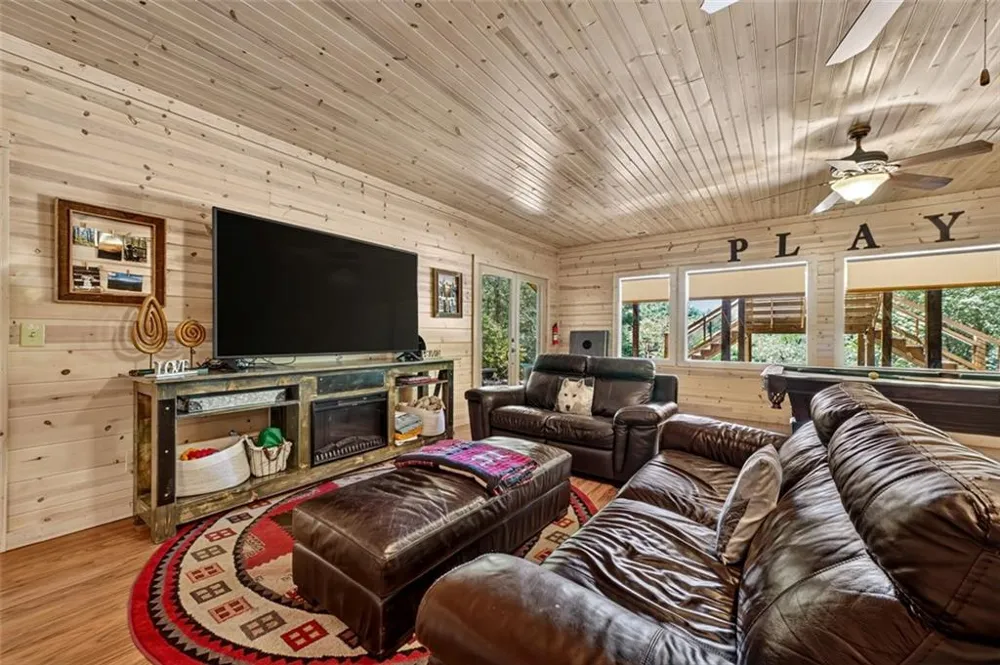 85 Squirrel Chase Morganton, GA 30560
