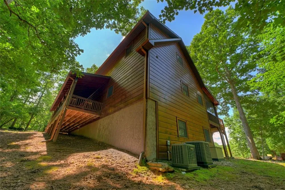 85 Squirrel Chase Morganton, GA 30560