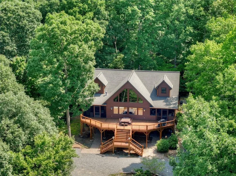85 Squirrel Chase Morganton, GA 30560