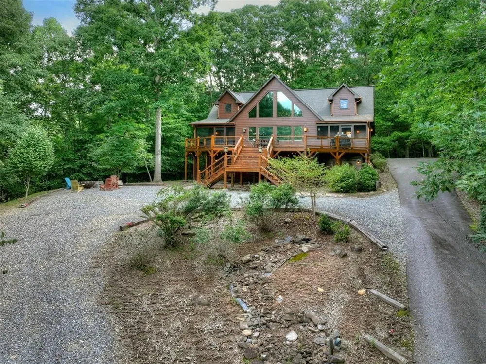 85 Squirrel Chase Morganton, GA 30560