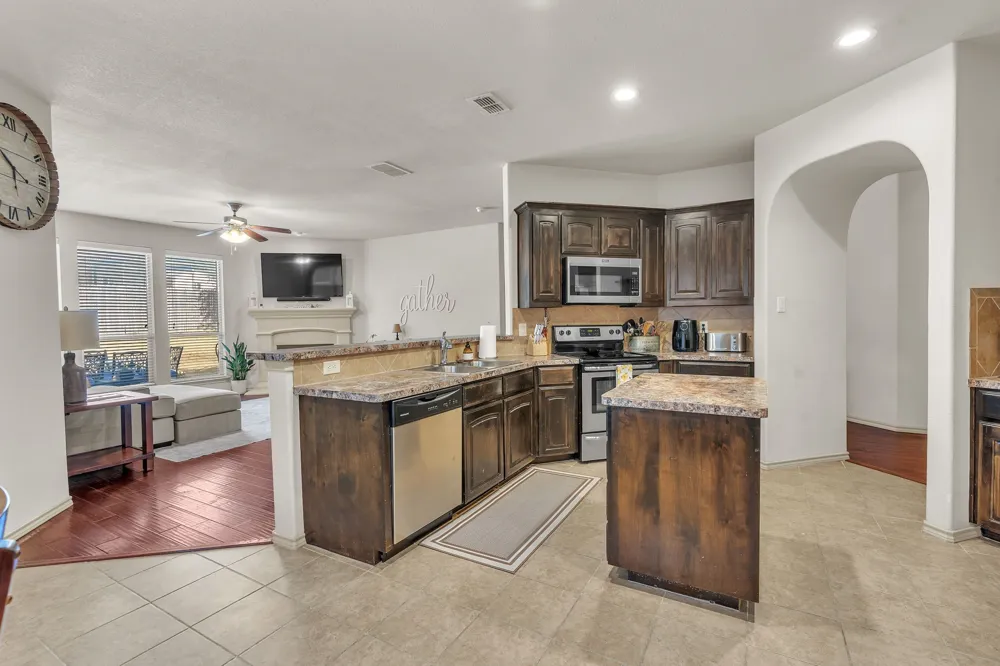 1052 Jodie Drive Weatherford, TX 76087