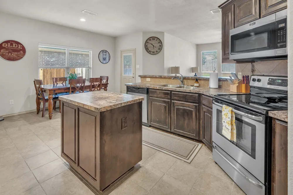 1052 Jodie Drive Weatherford, TX 76087