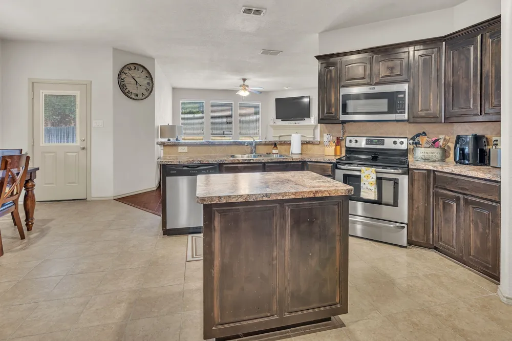 1052 Jodie Drive Weatherford, TX 76087
