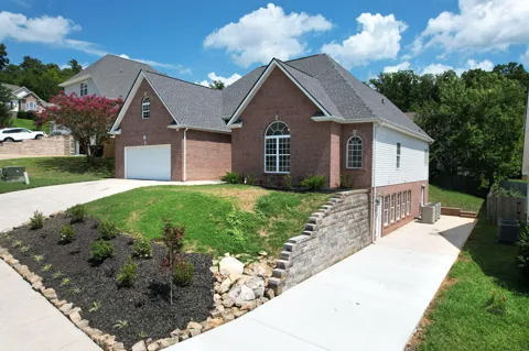 2266 Red Tail Lane