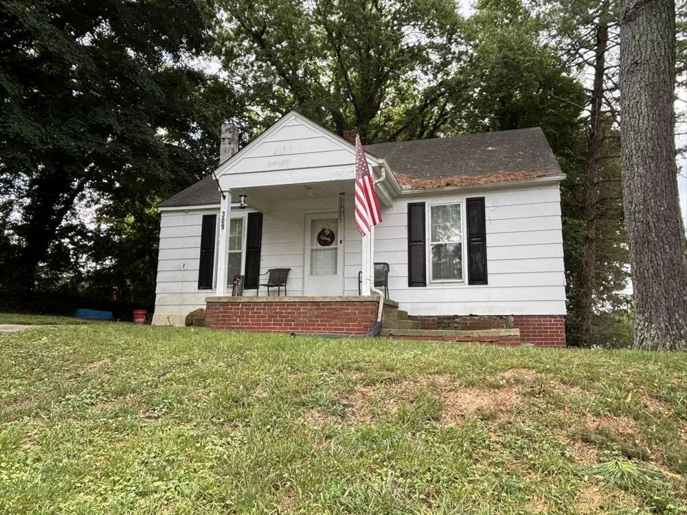 309 Culberson Avenue LaFayette, GA 30728
