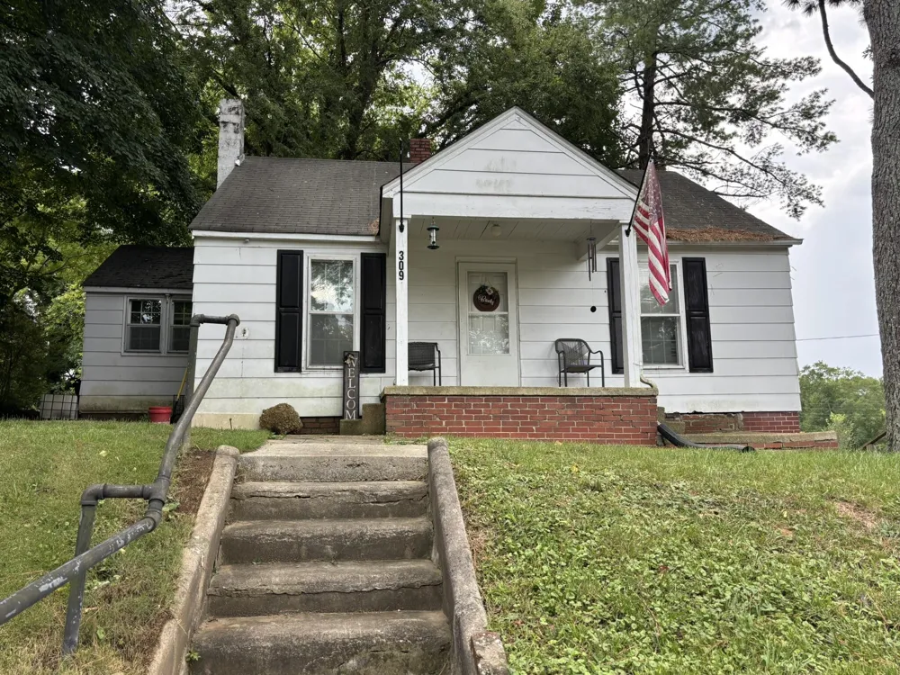 309 Culberson Avenue LaFayette, GA 30728