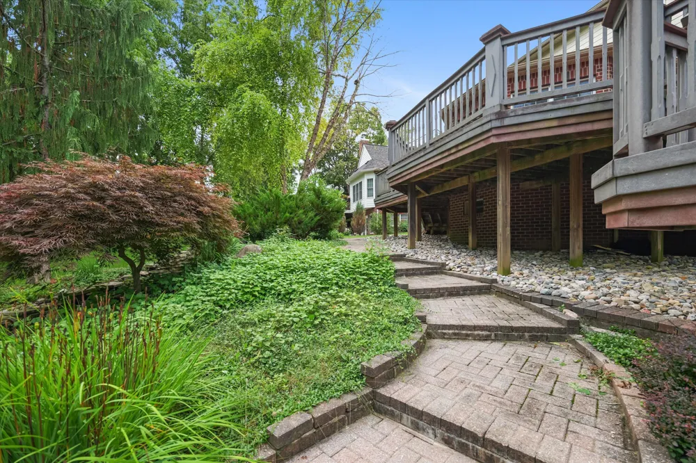 2086 Autumn Hill Drive Ann Arbor, MI 48103