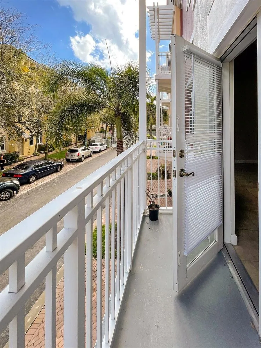 2377 Vintage Drive Lighthouse Point, FL 33064