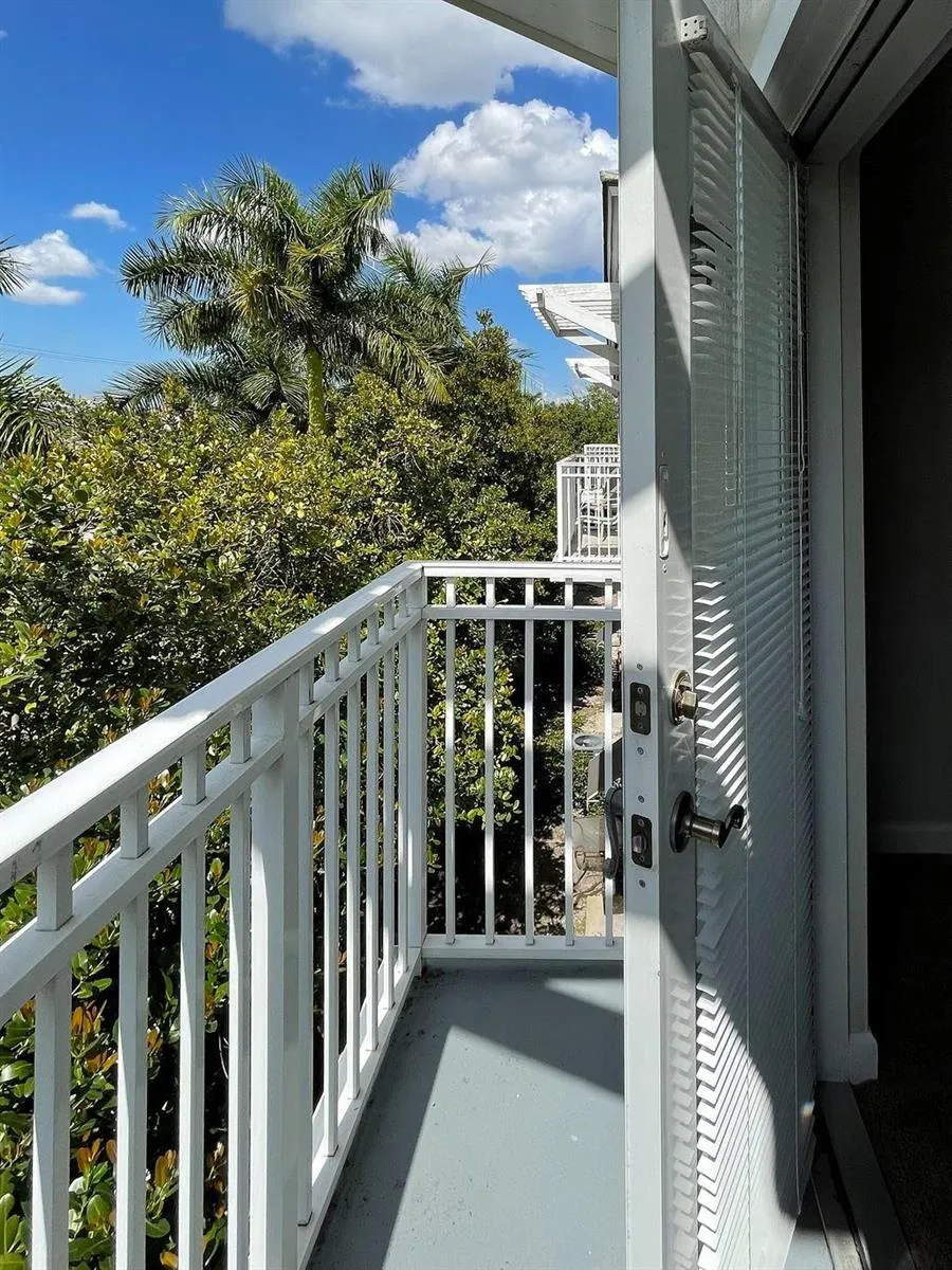 2377 Vintage Drive Lighthouse Point, FL 33064