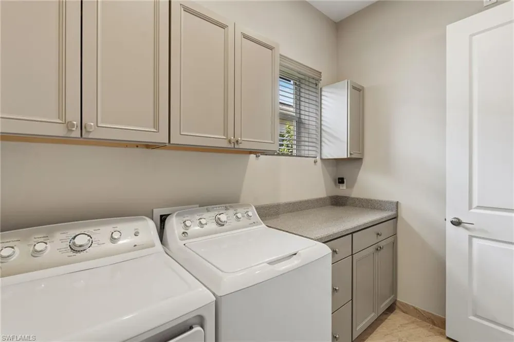 28433 Capraia Drive Bonita Springs, FL 34135