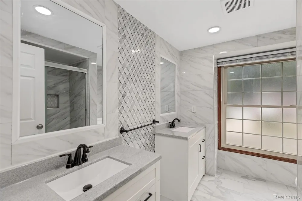 450 Timberline Drive Rochester Hills City, MI 48309