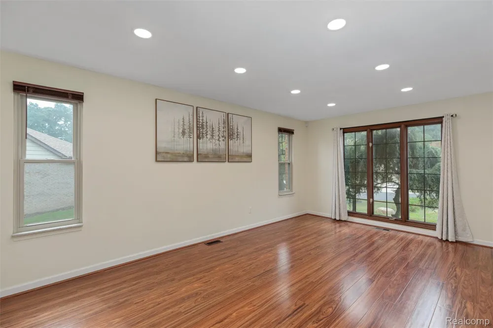 450 Timberline Drive Rochester Hills City, MI 48309