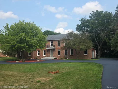 1210 Springborrow Drive