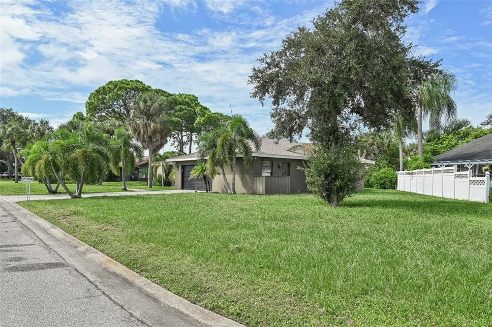 6106 45TH STREET W Bradenton, FL 34210