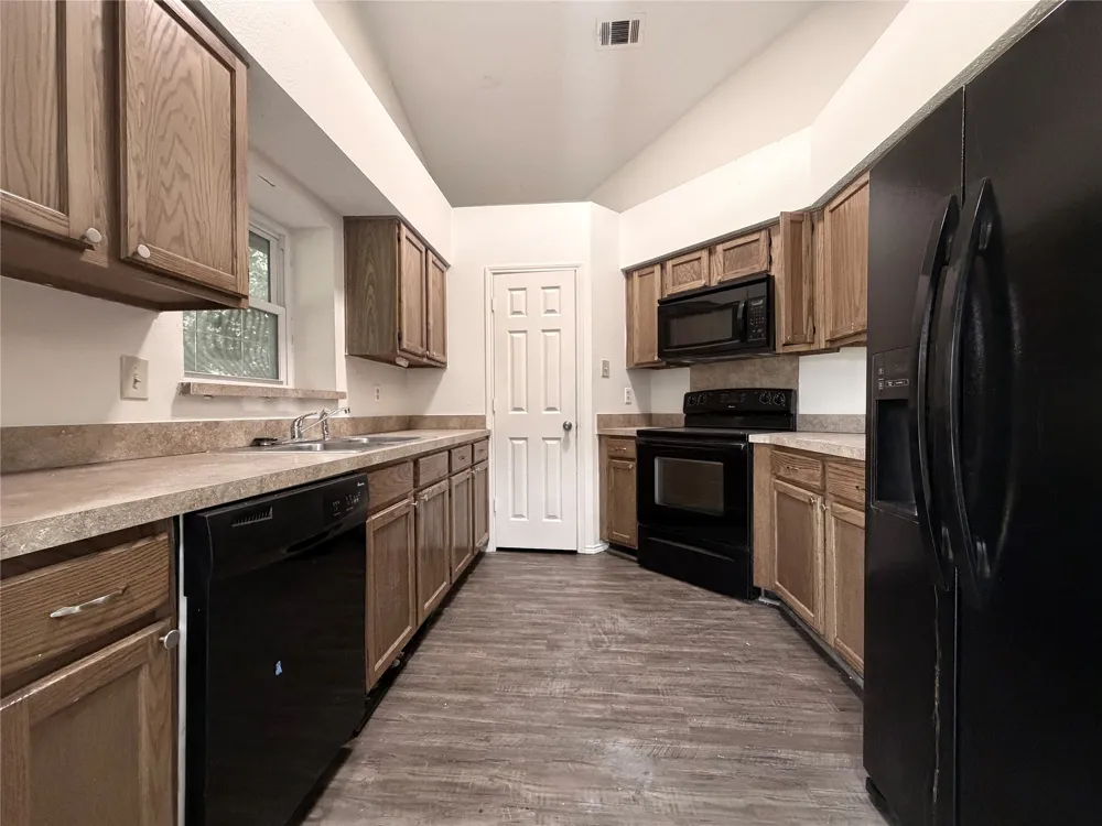 1334 Mimosa Lane Lewisville, TX 75077