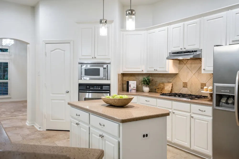 804 SWORD BRIDGE DRIVE Lewisville, TX 75056