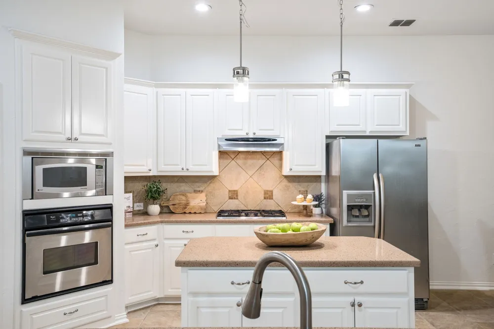 804 SWORD BRIDGE DRIVE Lewisville, TX 75056