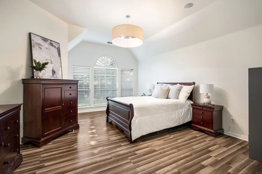 804 SWORD BRIDGE DRIVE Lewisville, TX 75056