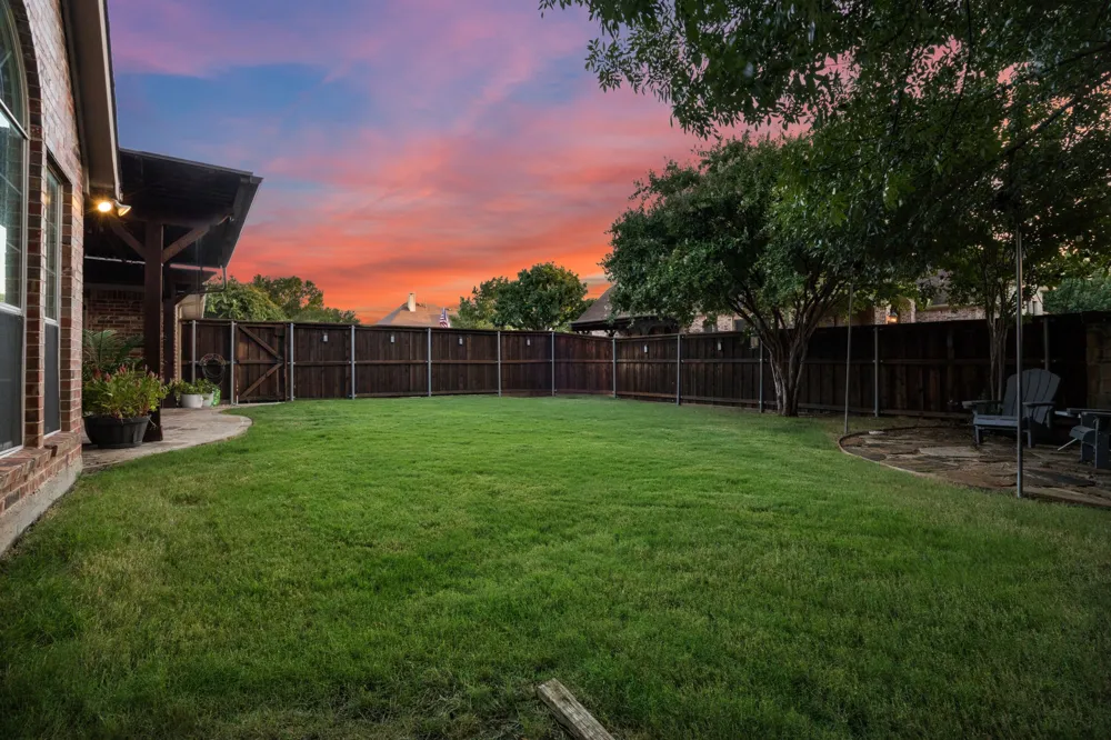 804 SWORD BRIDGE DRIVE Lewisville, TX 75056