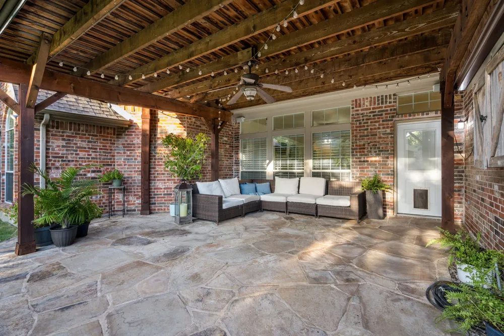 804 SWORD BRIDGE DRIVE Lewisville, TX 75056