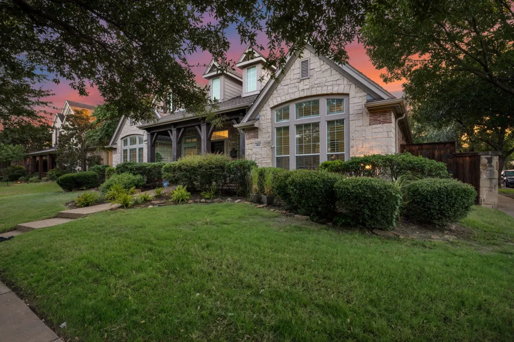 804 SWORD BRIDGE DRIVE Lewisville, TX 75056