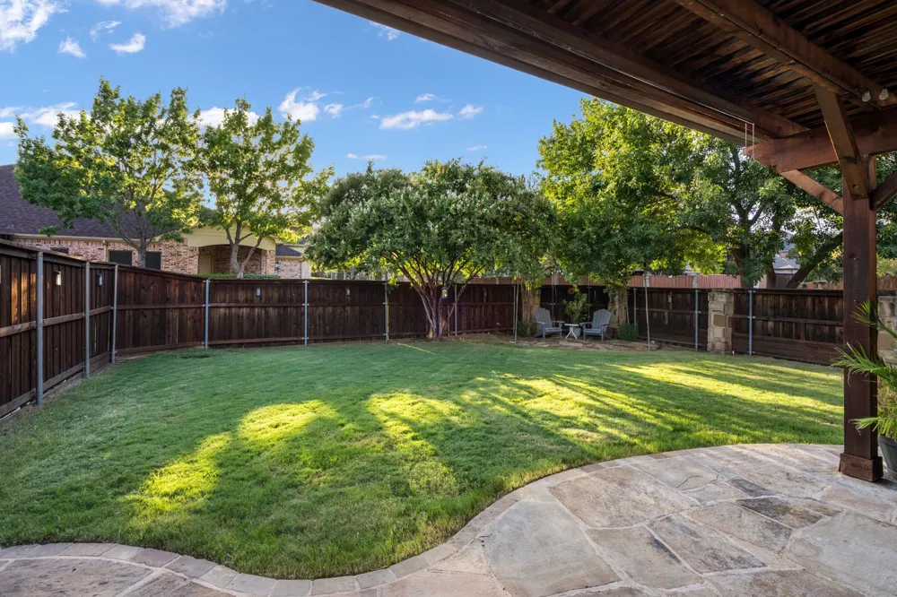 804 SWORD BRIDGE DRIVE Lewisville, TX 75056