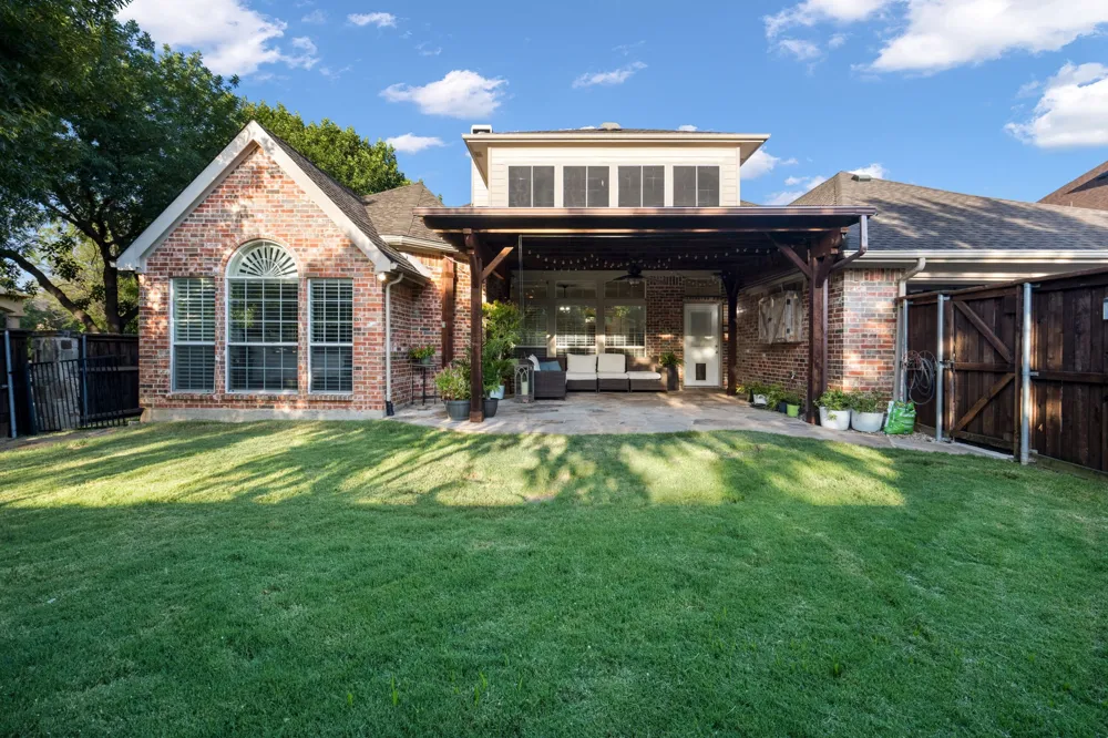 804 SWORD BRIDGE DRIVE Lewisville, TX 75056