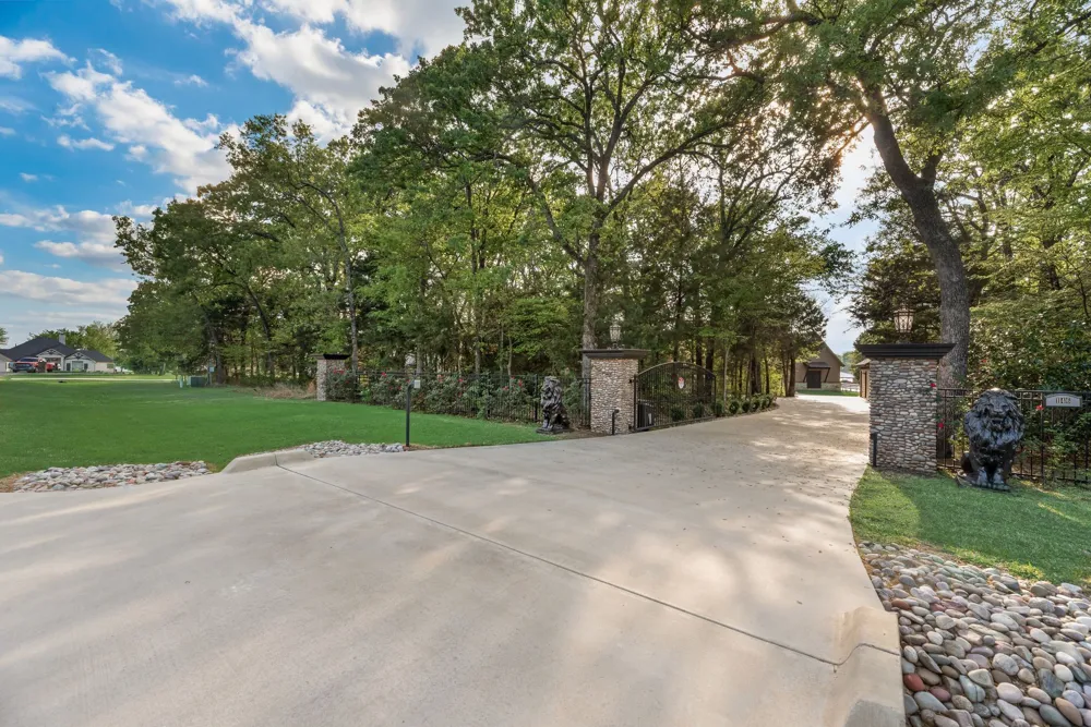 146 SE County Road 2230k Corsicana, TX 75109