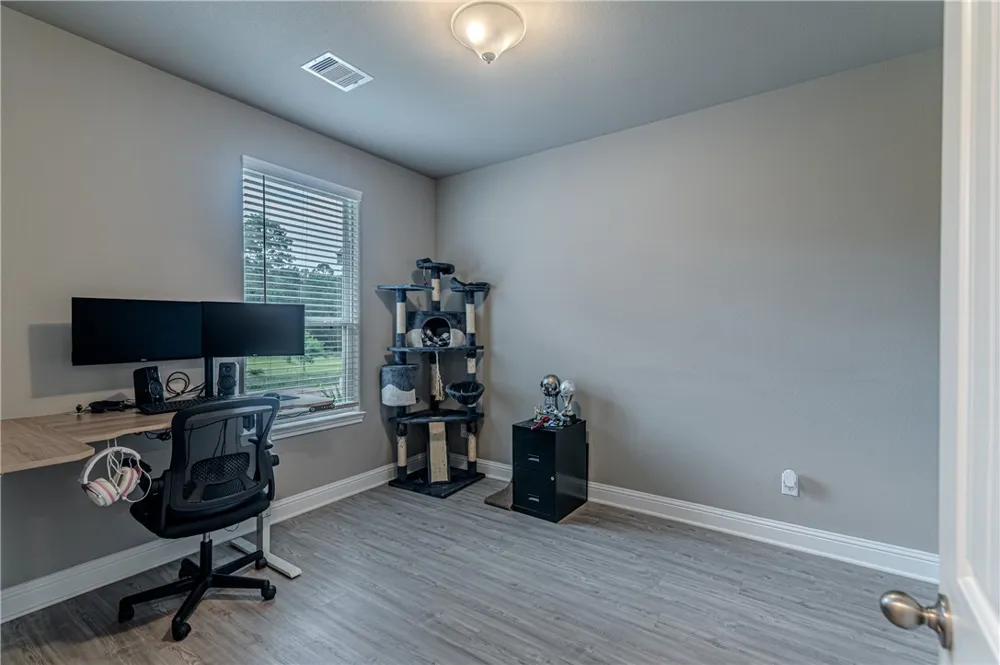 26553 Doe Lane Hempstead, TX 77445